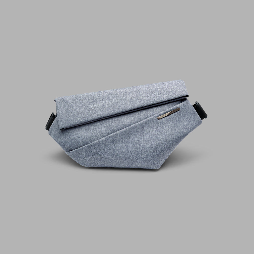 MESSENGER BAG